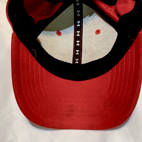 UH baseball cap - Picture 3 of 3